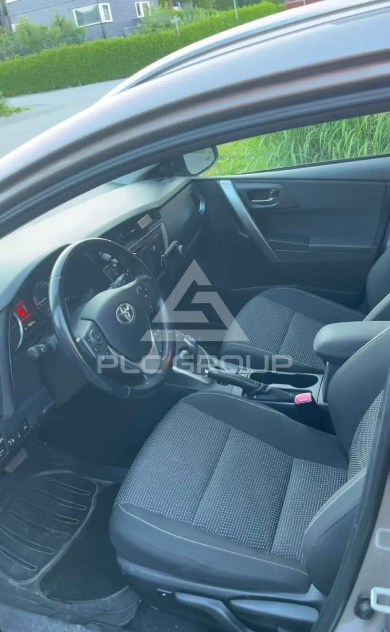 2014 Toyota AURIS