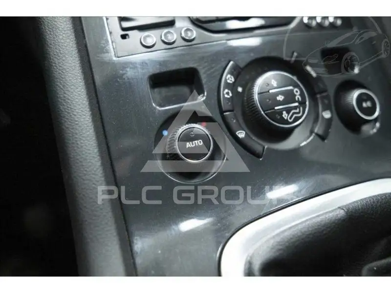 2014 Peugeot 5008