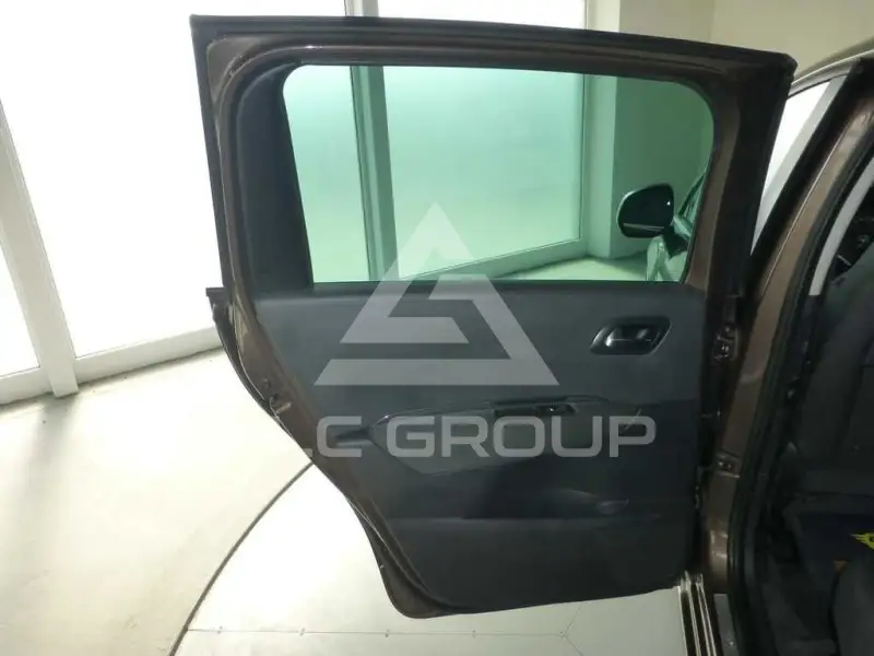 2014 Peugeot 5008