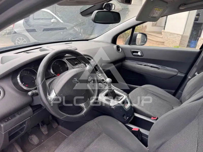 2014 Peugeot 5008
