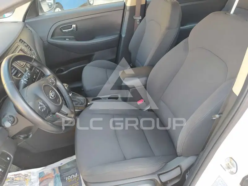 2014 KIA Carens
