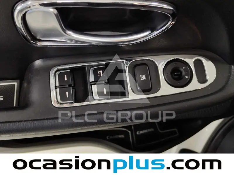 2014 KIA Carens