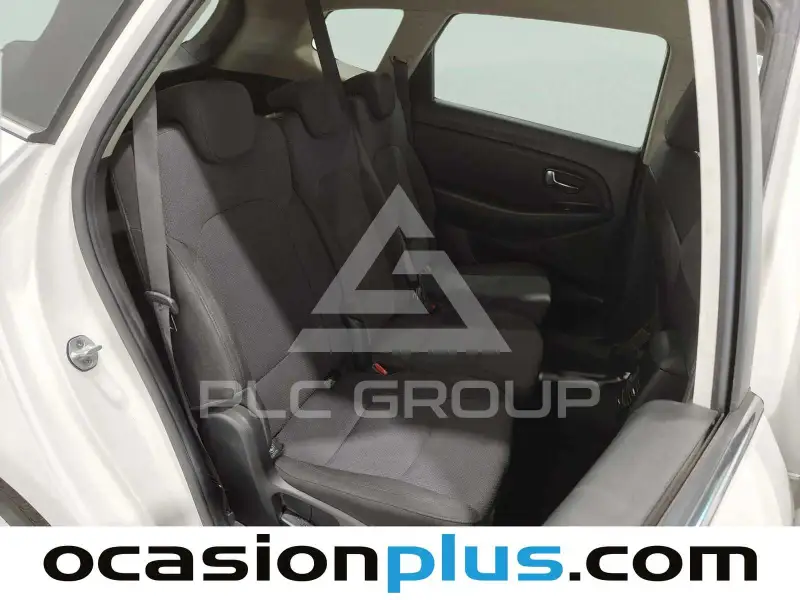 2014 KIA Carens
