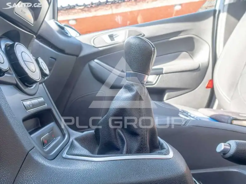 2014 Ford FIESTA