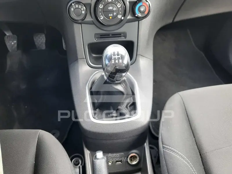 2014 Ford FIESTA