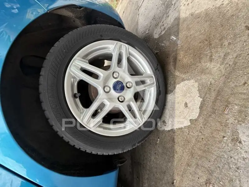 2014 Ford FIESTA