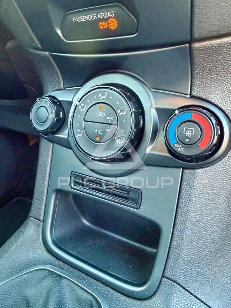 2014 Ford FIESTA