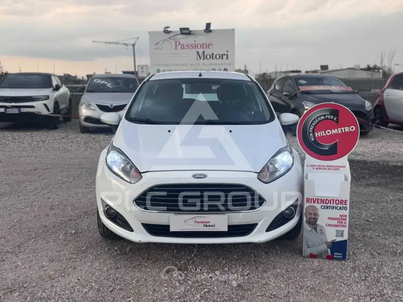 2014 Ford FIESTA