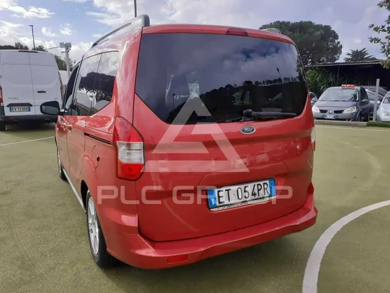 2014 Ford Tourneo