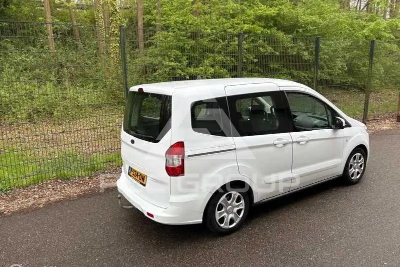2014 Ford Tourneo