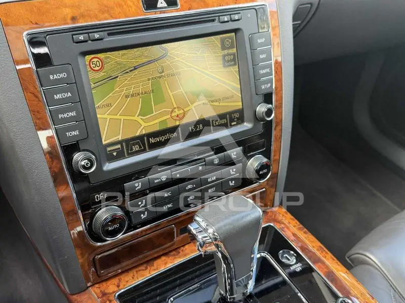2014 Volkswagen PHAETON