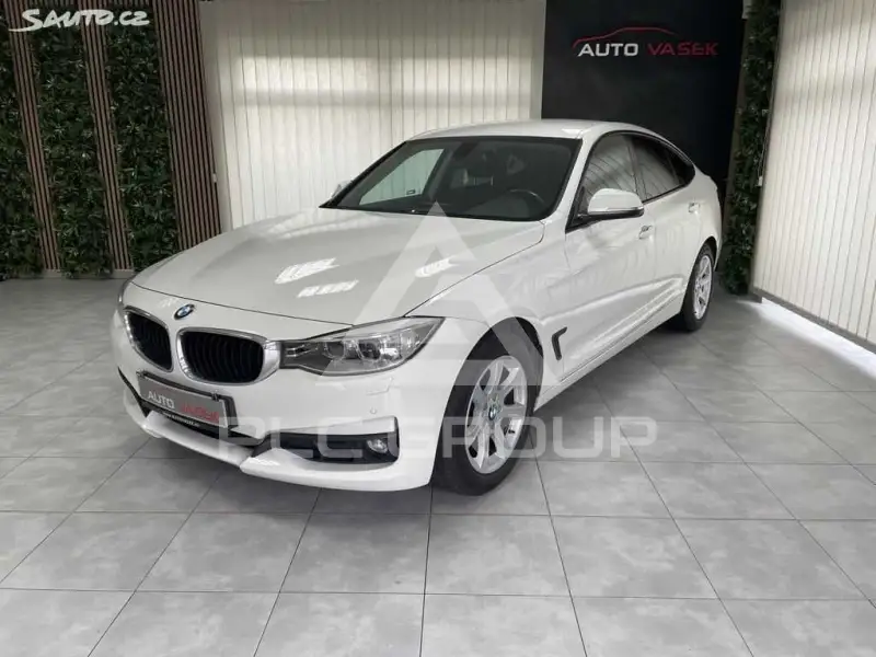 2015 BMW 330