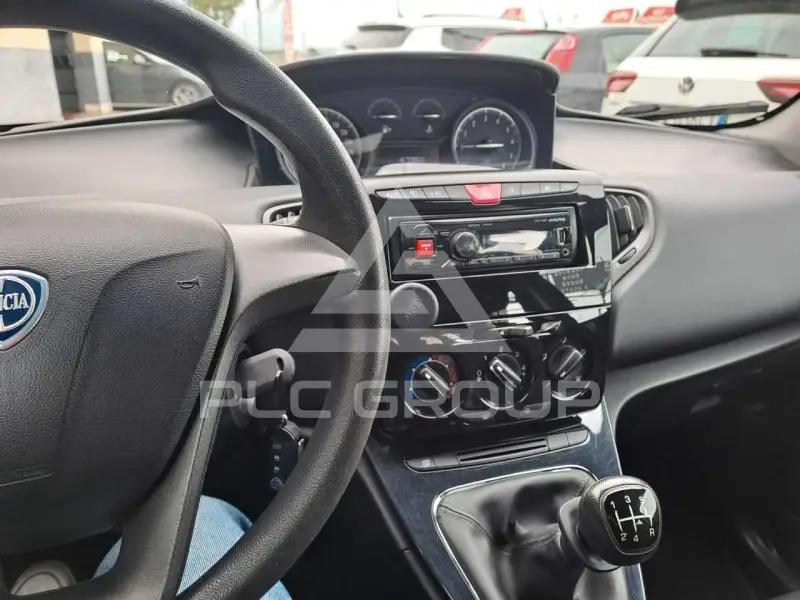 2015 Lancia YPSILON