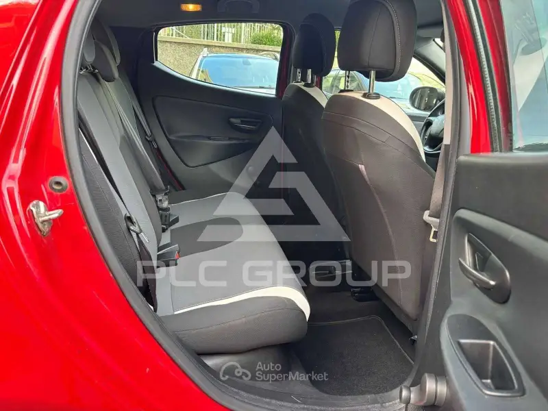 2015 Lancia YPSILON