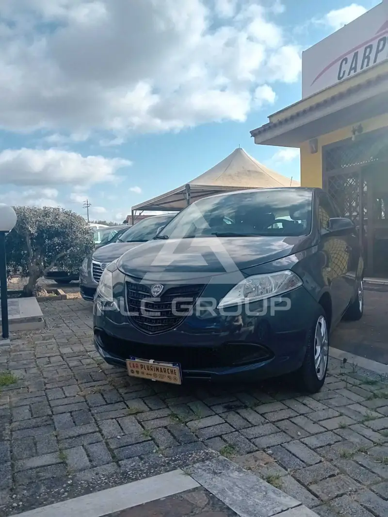 2015 Lancia YPSILON
