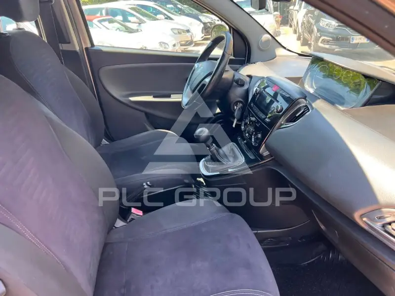 2015 Lancia YPSILON