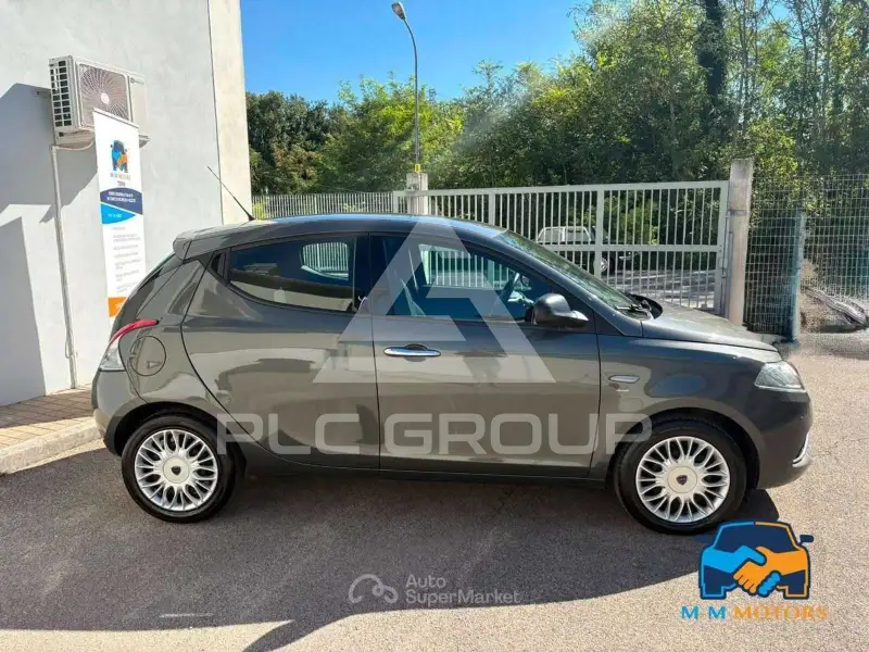 2015 Lancia YPSILON
