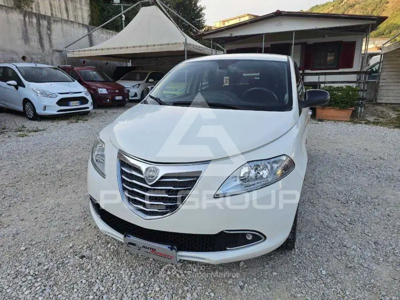 2015 Lancia YPSILON