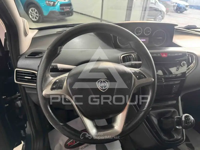 2015 Lancia YPSILON