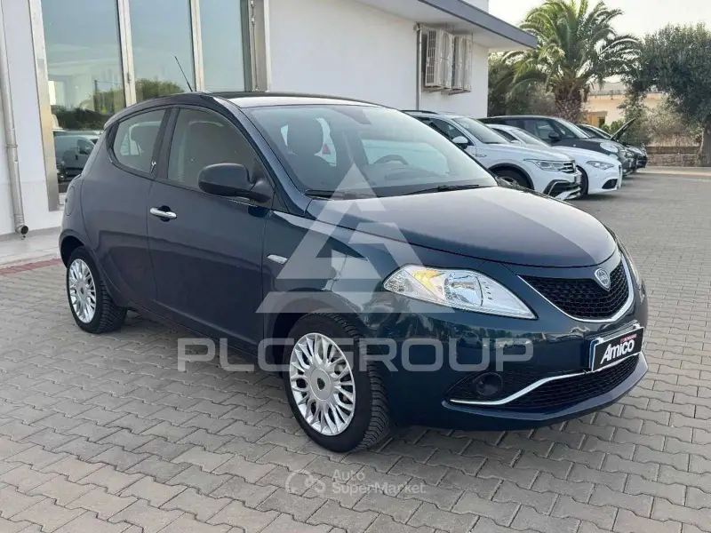 2015 Lancia YPSILON