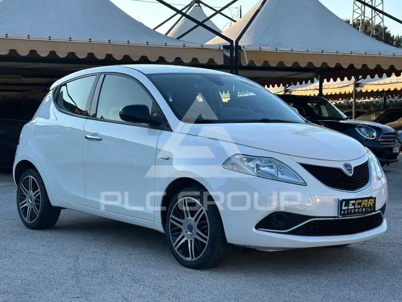 2015 Lancia YPSILON