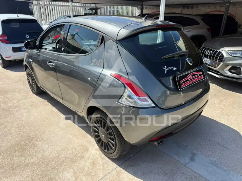 2015 Lancia YPSILON