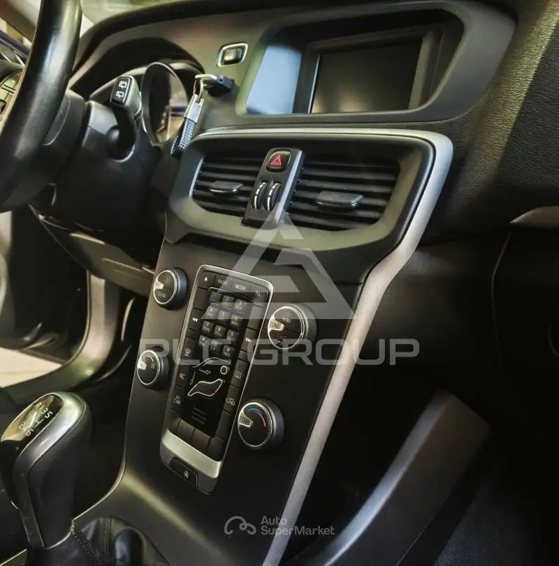2015 Volvo V40