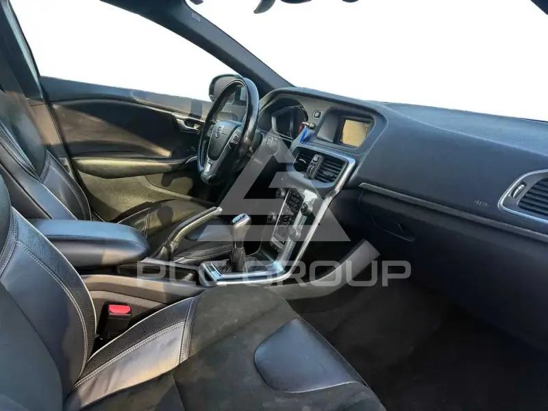 2015 Volvo V40