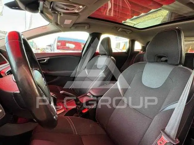 2015 Volvo V40