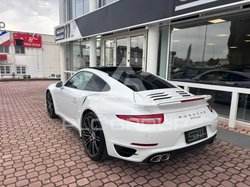 2015 Porsche 911