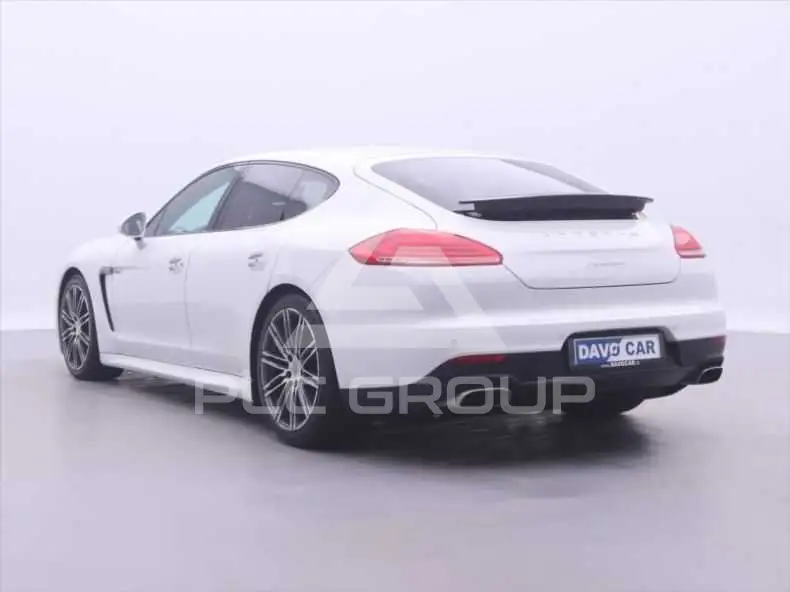 2015 Porsche Panamera