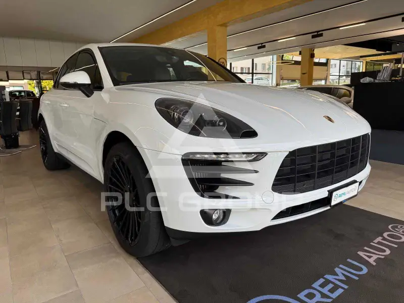 2015 Porsche MACAN