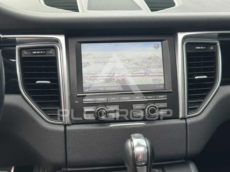 2015 Porsche MACAN