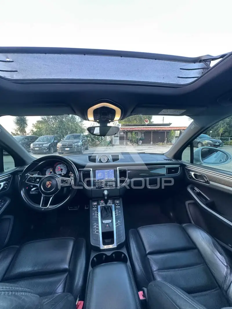 2015 Porsche MACAN