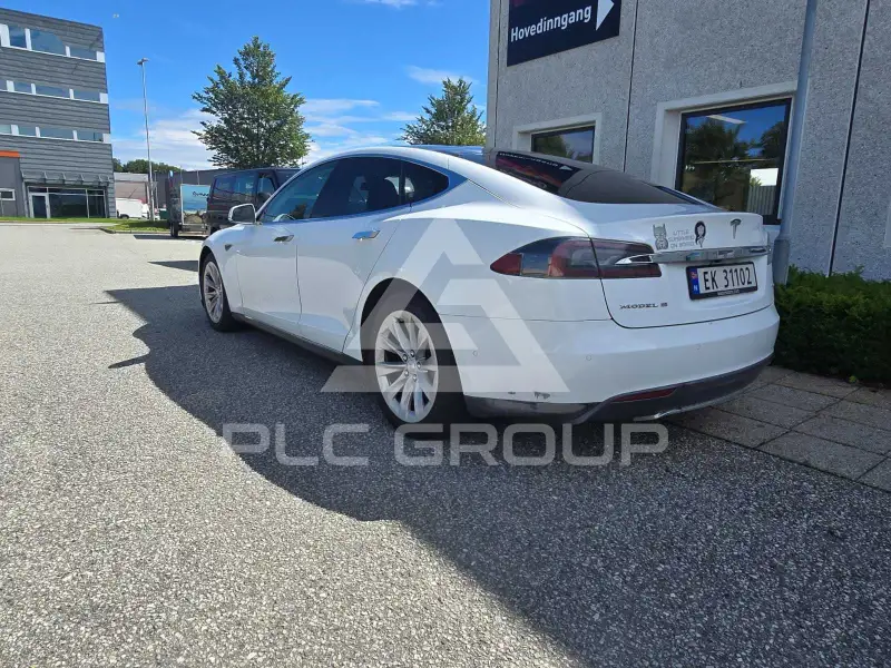 2015 Tesla Model S