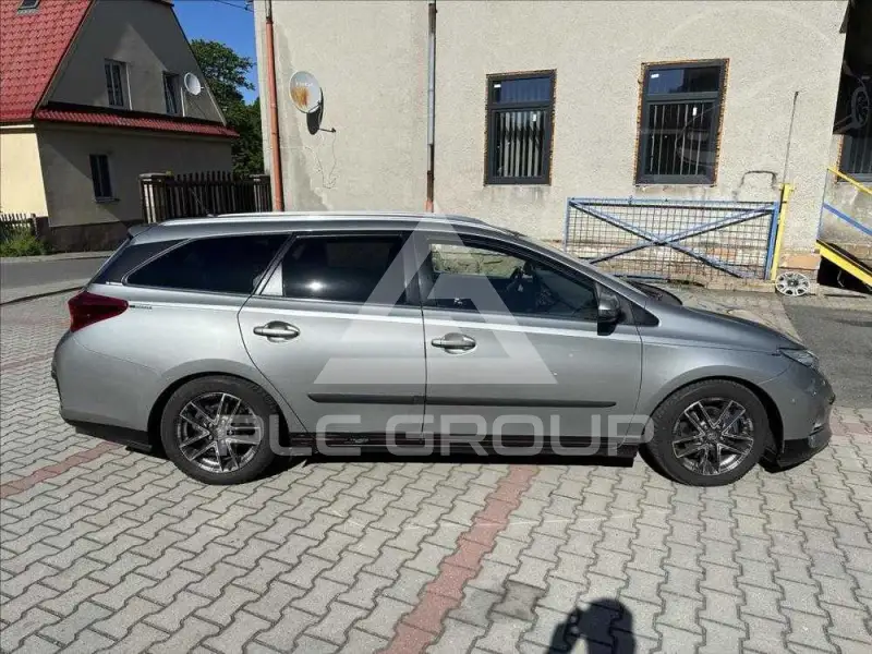 2015 Toyota AURIS