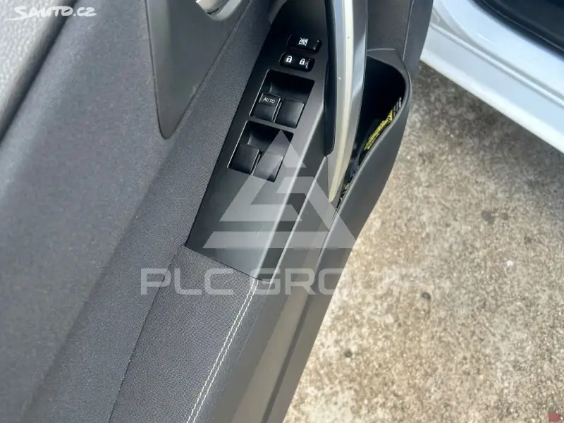 2015 Toyota AURIS