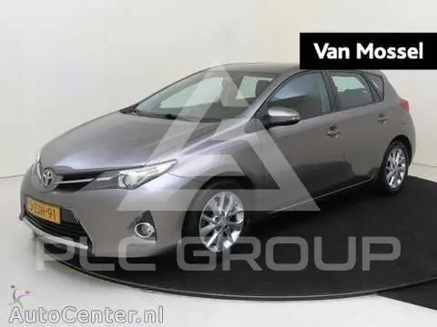 2015 Toyota AURIS