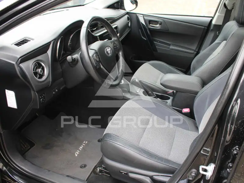 2015 Toyota AURIS