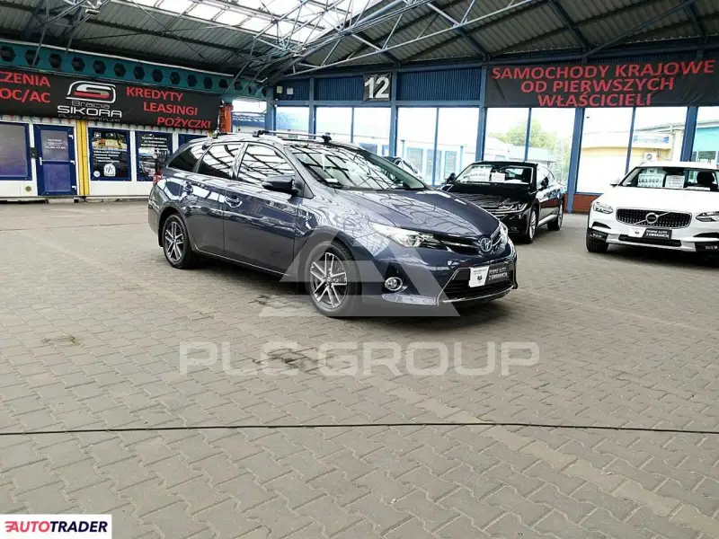 2015 Toyota AURIS