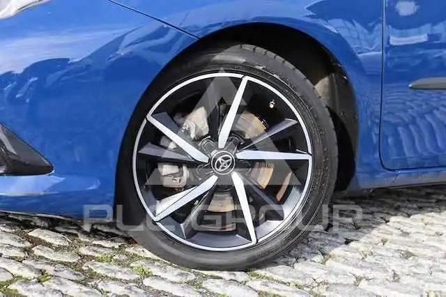 2015 Toyota AURIS
