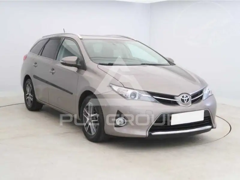 2015 Toyota AURIS