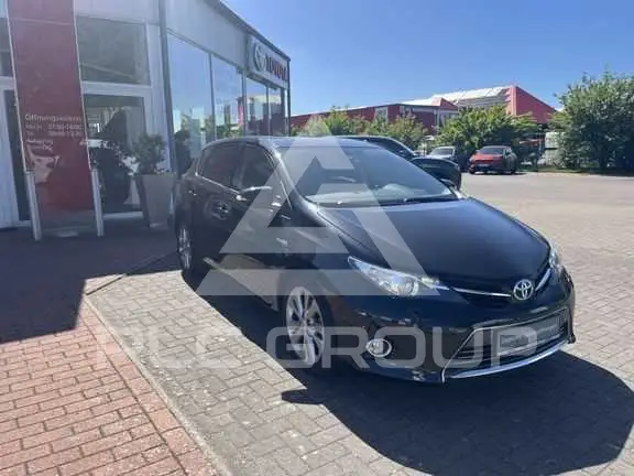 2015 Toyota AURIS