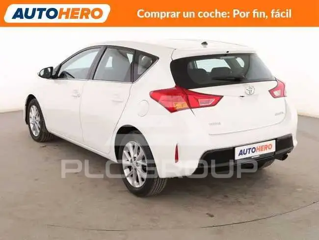 2015 Toyota AURIS
