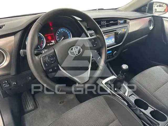 2015 Toyota AURIS
