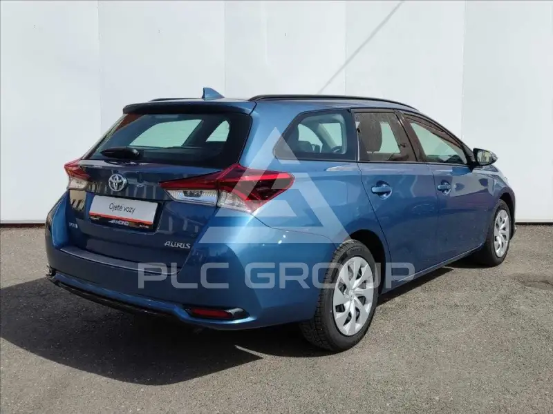 2015 Toyota AURIS