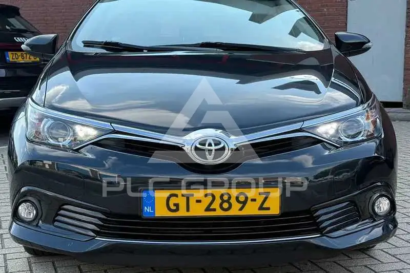 2015 Toyota AURIS