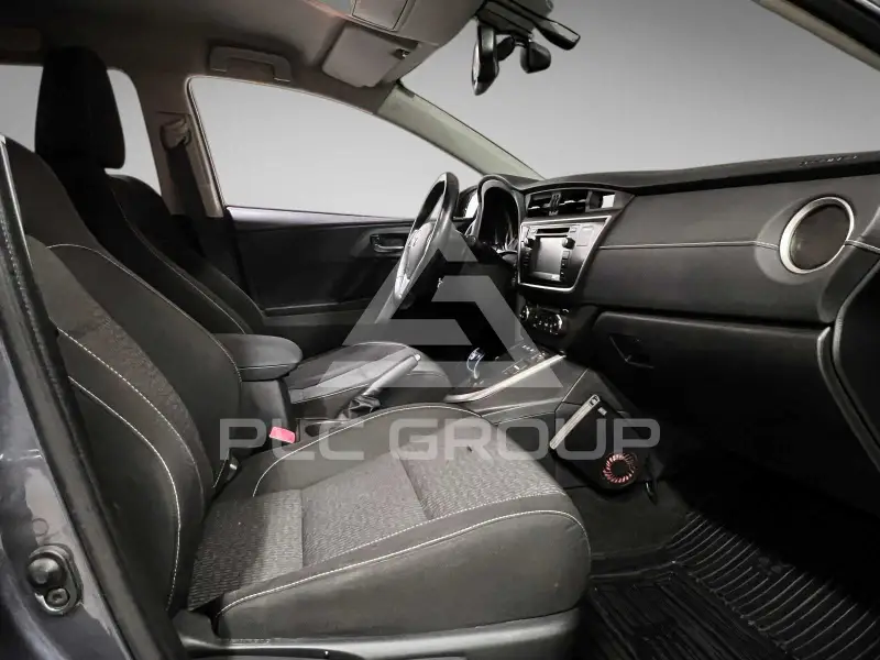 2015 Toyota AURIS