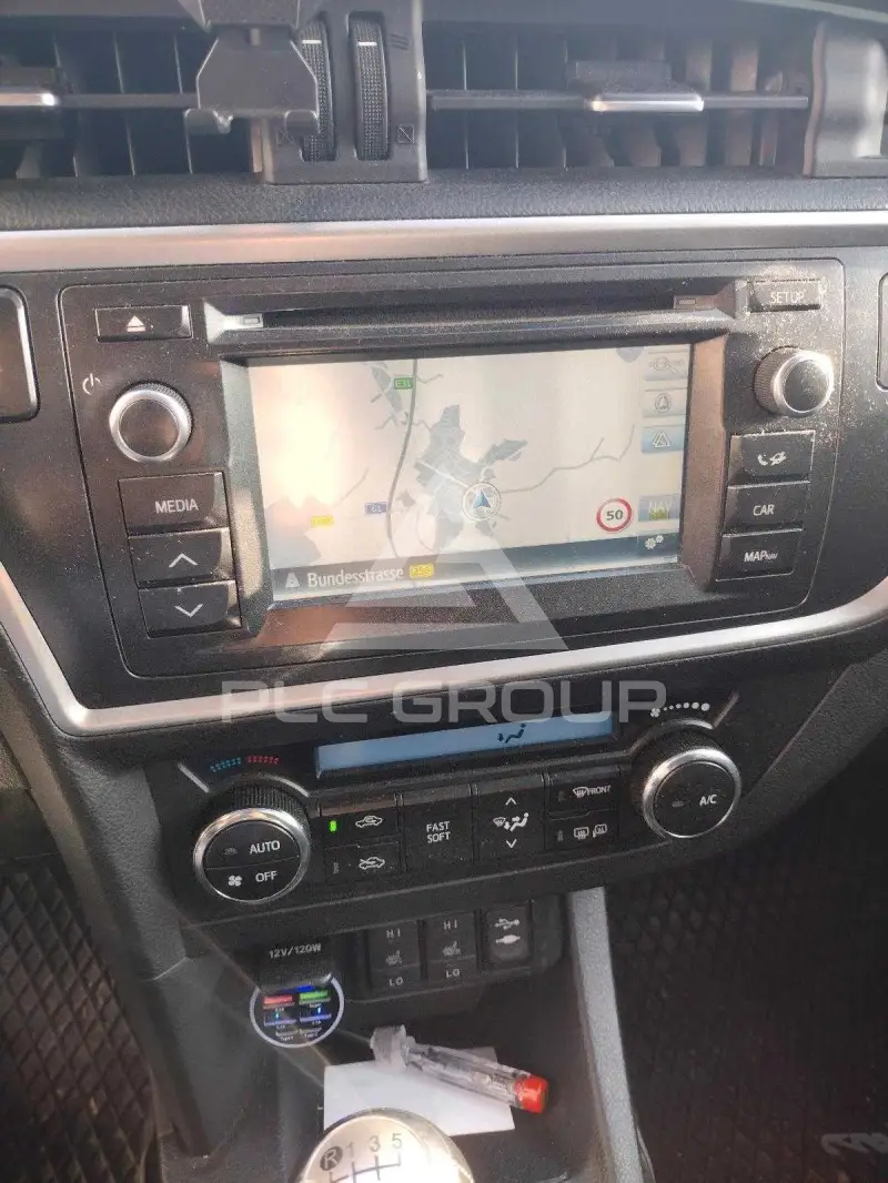 2015 Toyota AURIS