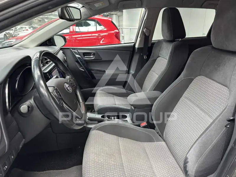 2015 Toyota AURIS